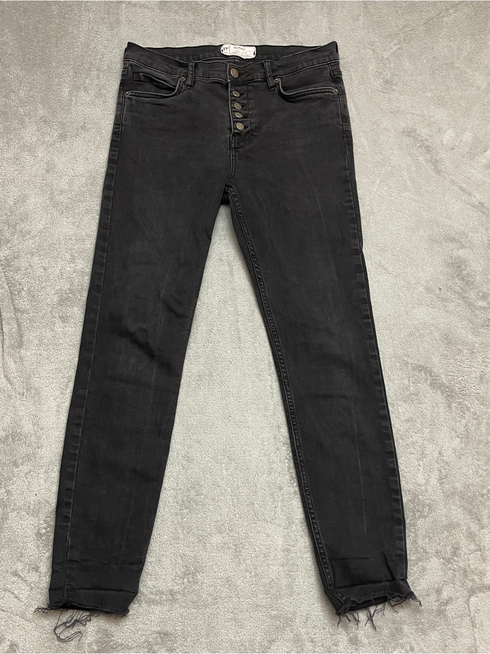 Free People 'Reagan' Raw Hem Button Fly Skinny Jeans Black Womens Size 29